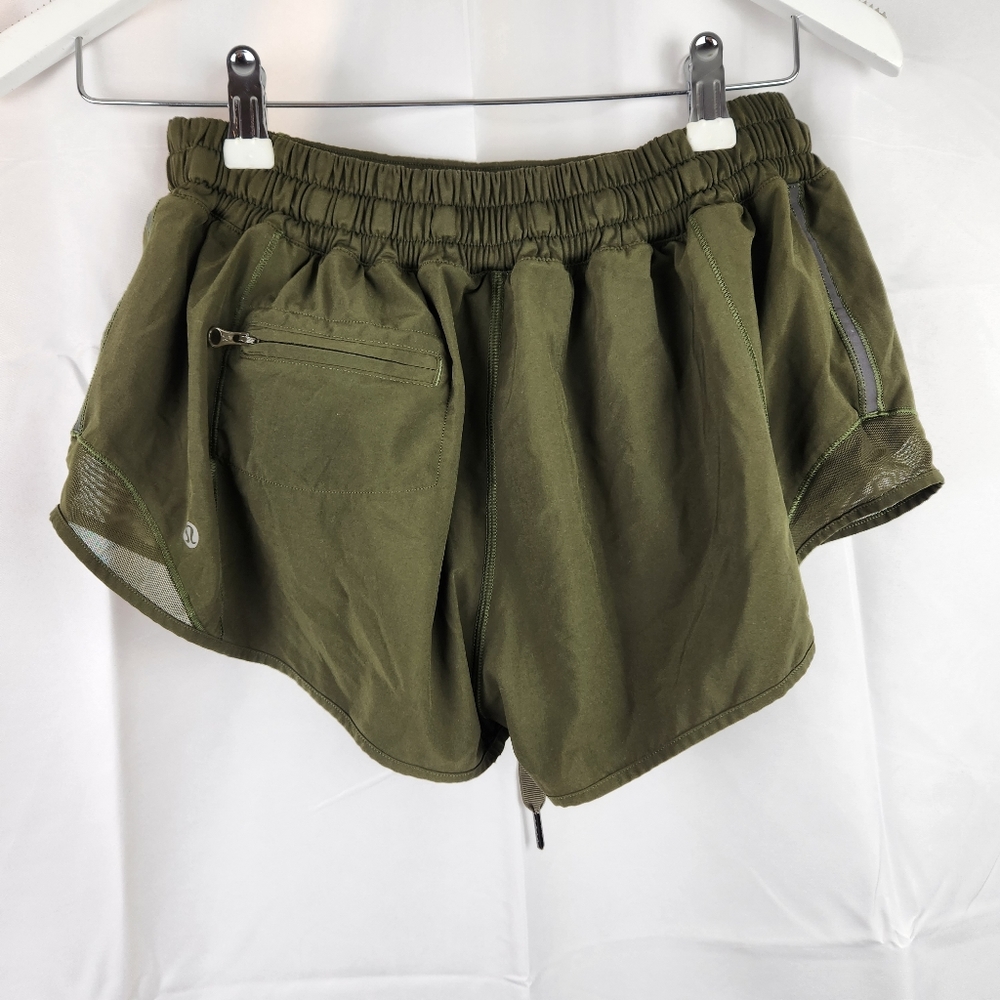 Lululemon Hotty Hot shorts size 8 in EUC - Picture 10 of 15